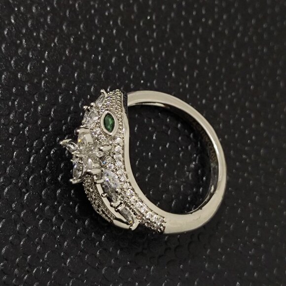 BVLGARI Serpenti Viper 18K Gold Diamond Emerald Ring - Picture 3 of 10